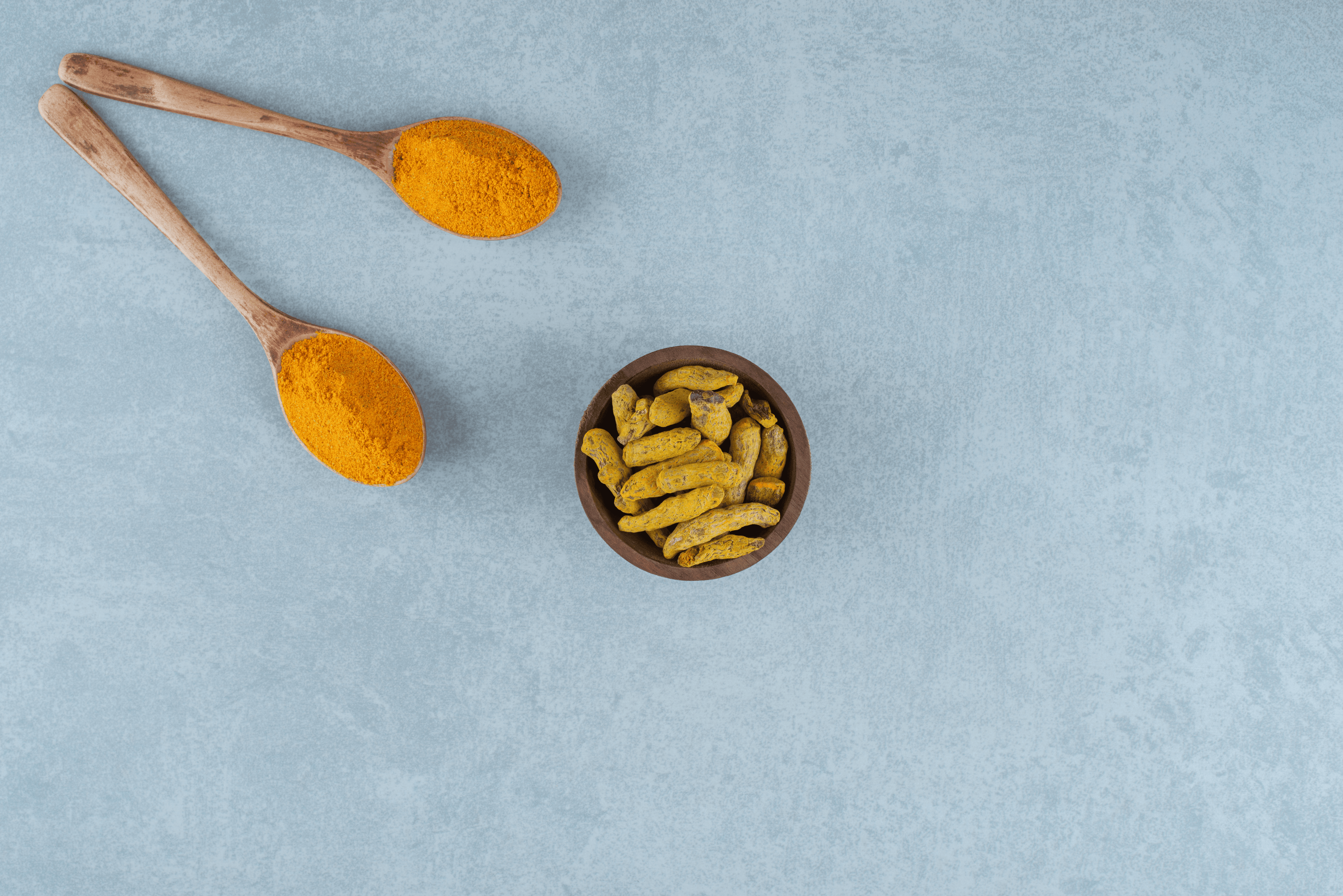 ¿Qué beneficios tiene la cúrcuma? Propiedades antiinflamatorias, protección celular y cómo incorporarla en tu rutina diaria