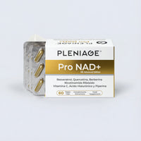 Blíster y cápsulas veganas de PLENIAGE PRO NAD+ NR Advanced Edition, dos cápsulas al día