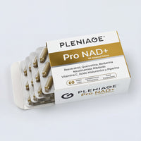 Estuche abierto de PLENIAGE PRO NAD+ NR Advanced Edition con el blíster de cápsulas veganas